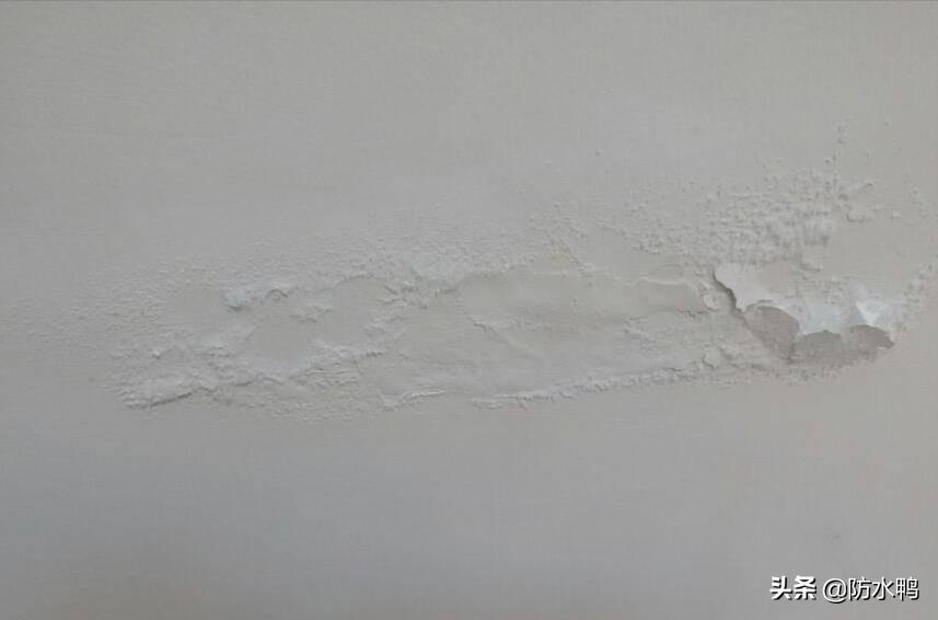 墙面潮湿起皮脱落怎么处理反碱,墙面潮湿起皮脱落怎么处理卫生间