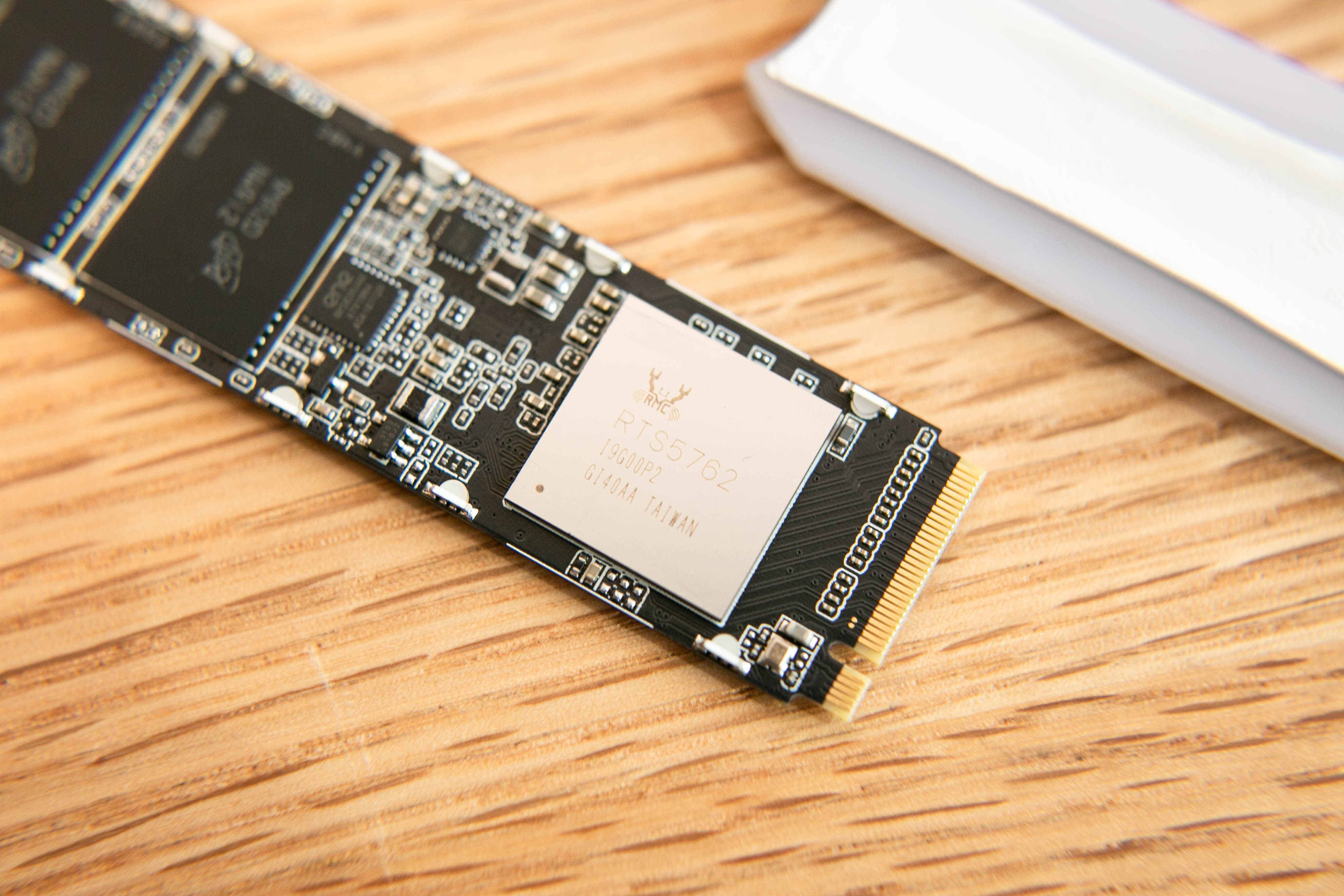 m.2固态硬盘有必要加散热马甲吗,m.2固态硬盘装散热片要撕掉标签吗