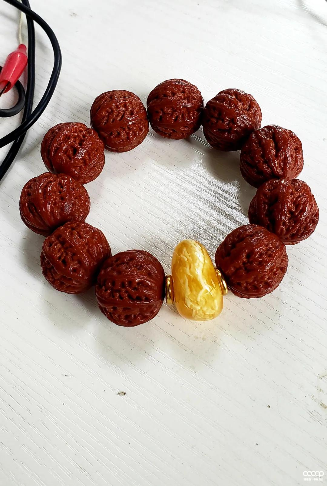 小核桃手串是不是越小就越好,玩核桃少走弯路