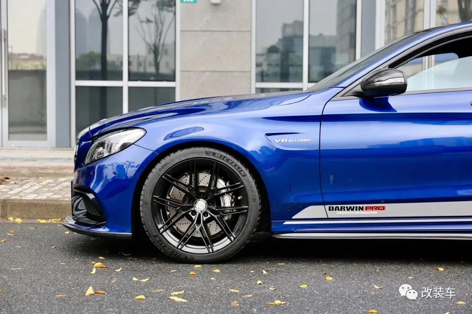 奔驰amgc63v8,6.2升v8奔驰c63加速