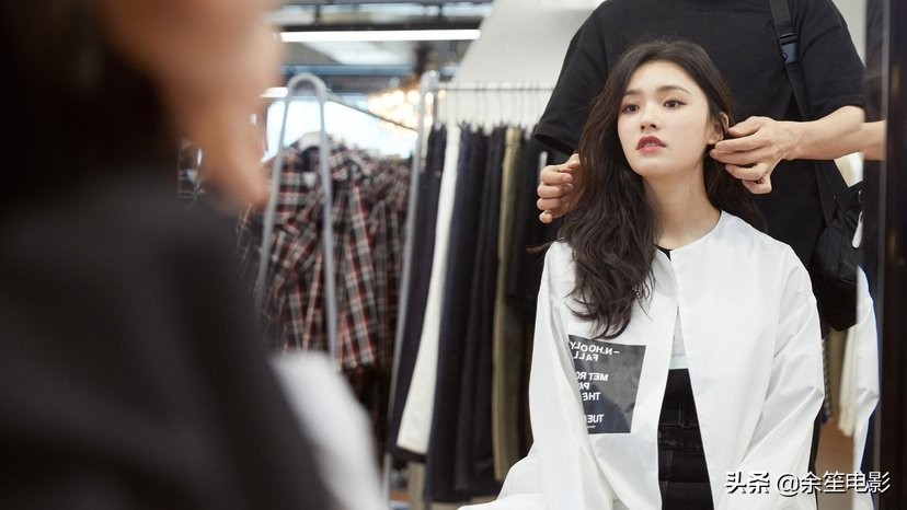 23岁的林允现状,乡土模特林允是如何一路逆袭的