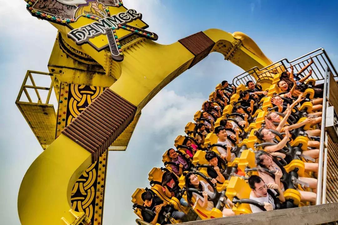 天津欢乐谷两大一小游玩攻略,天津欢乐谷免费入园