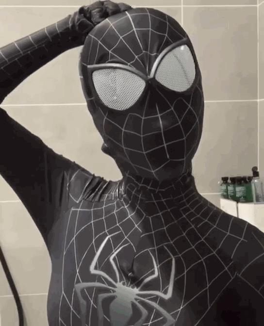 女孩为讨好男友服药丰胸，结果中毒了