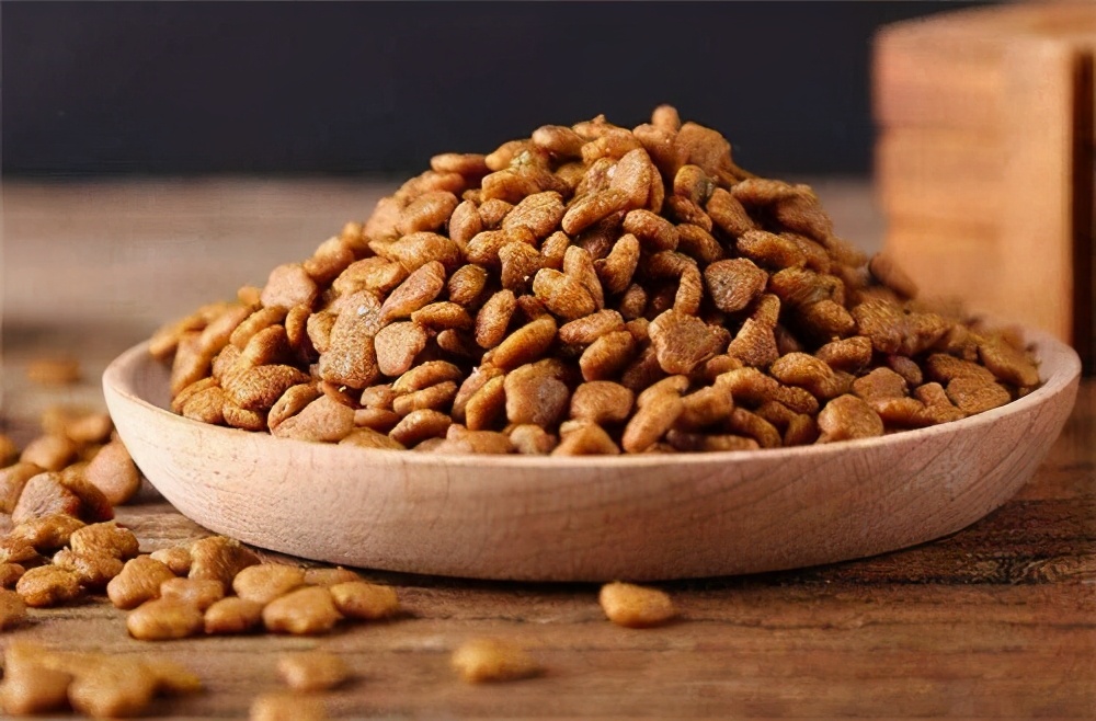 阿拉斯加犬幼犬狗粮如何挑选,怎么挑选狗粮这几点教你挑选