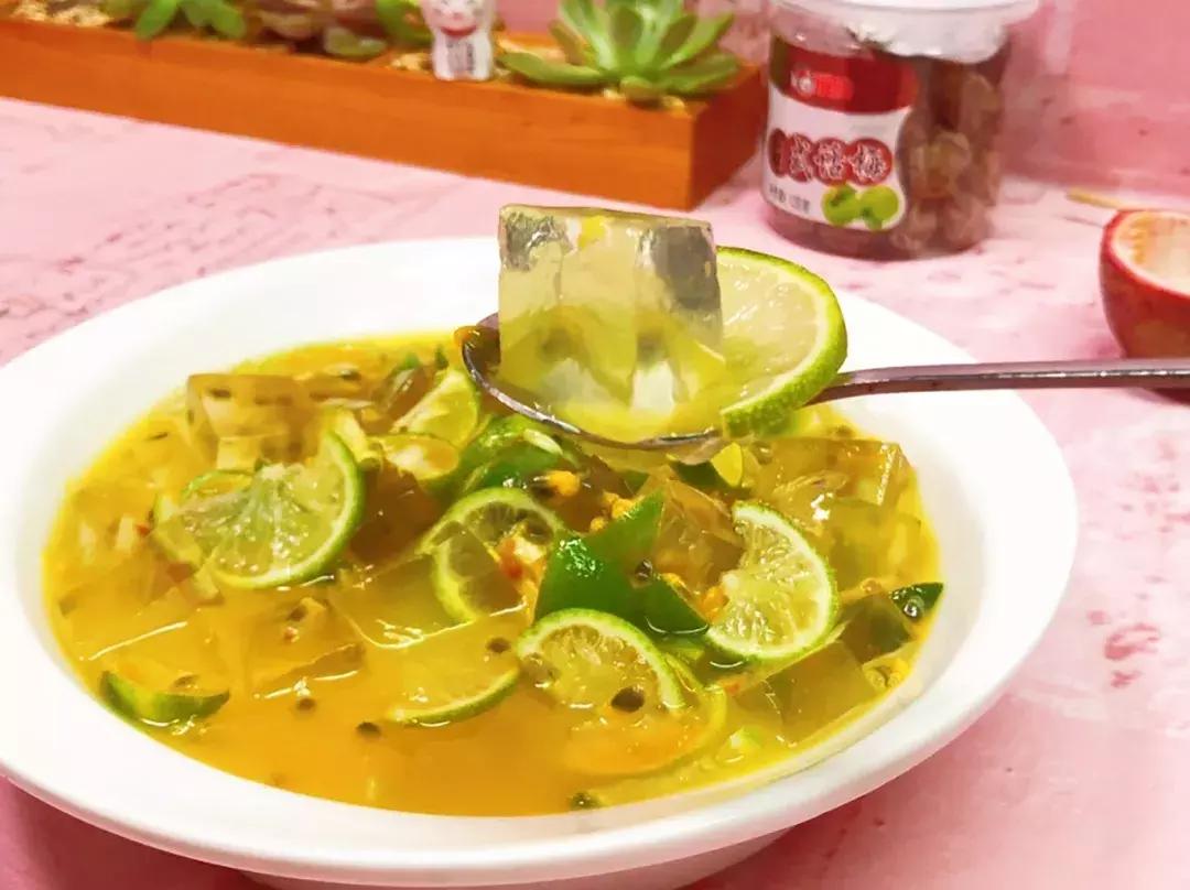 凉粉百香果果冻,百香果话梅凉粉做法