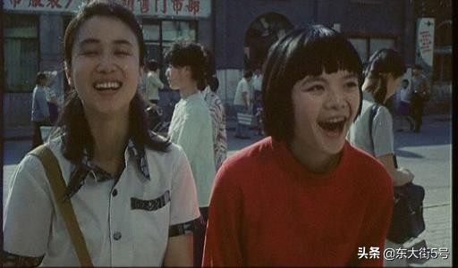 1985，街上流行“红衬衫”