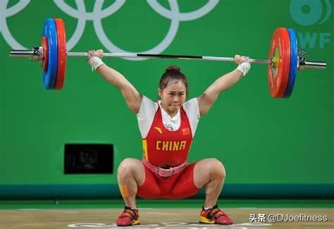 深蹲导致腰痛要停止训练吗,练习深蹲对腰酸背痛有疗效吗