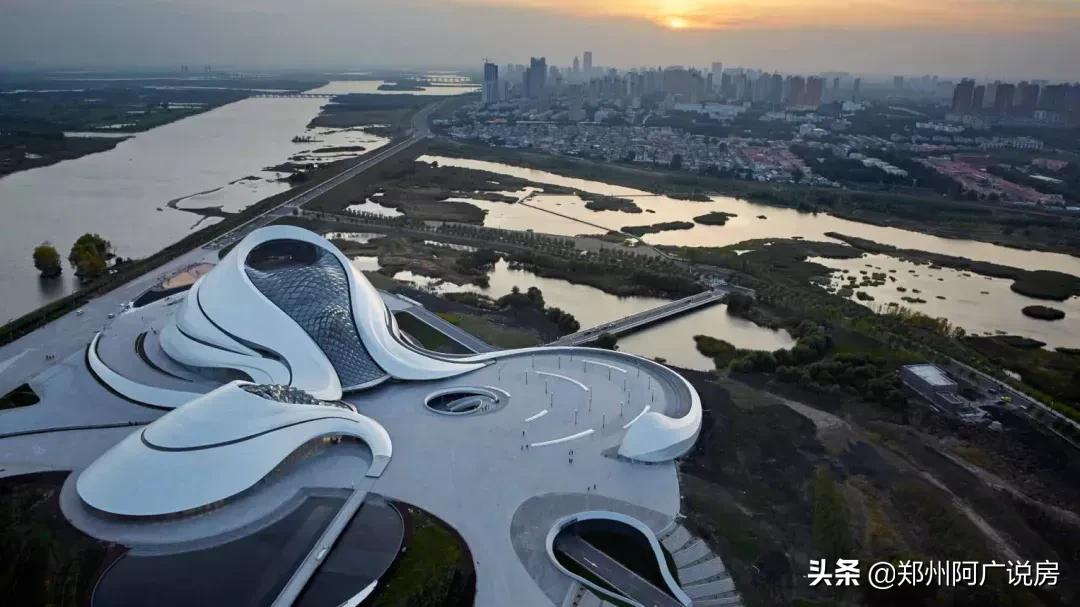 我把这套房子定义成一件艺术品，白灵芝般的外立面，你见过吗？