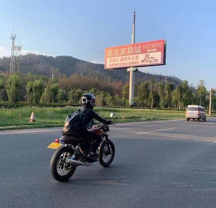 妹子，你骑190的男朋友已经在路上啦