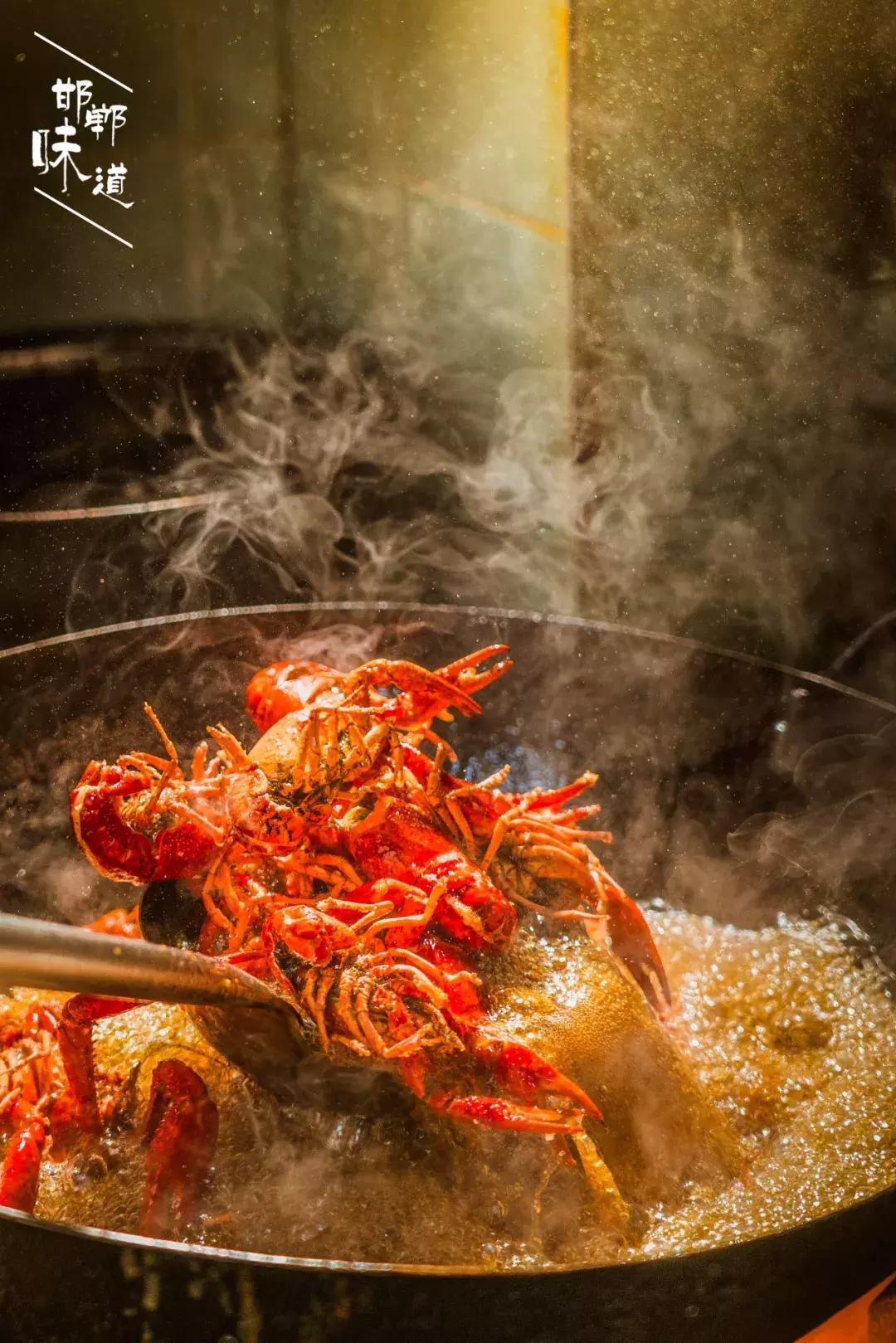 邯郸练摊儿季来袭，这家武汉菜开启夜宵模式承包你的夜生活！