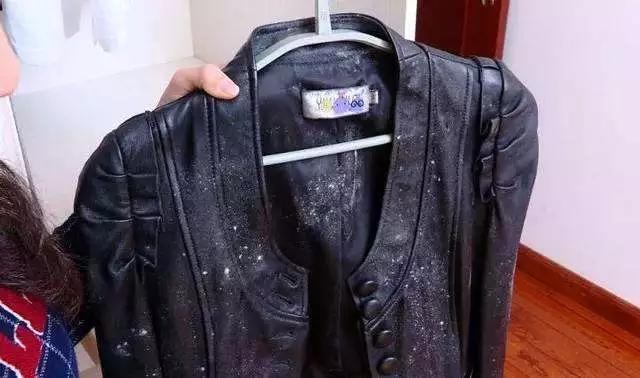 新皮衣皱了怎么快速弄平,皮衣加棉皱了怎么快速弄平