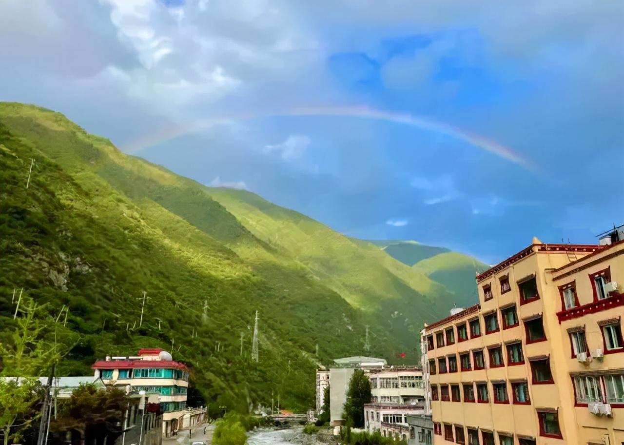 四川夏季适合泡天然温泉的地方,四川春节泡温泉推荐