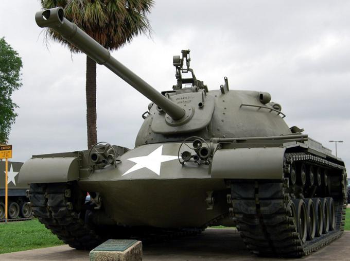 m60巴顿坦克vs酋长坦克,m60巴顿坦克和t72哪个厉害