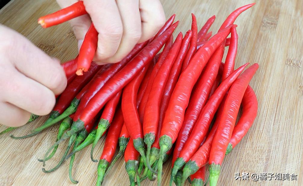 辣椒酱家庭做法怎么做,辣椒酱的做法大全家庭版