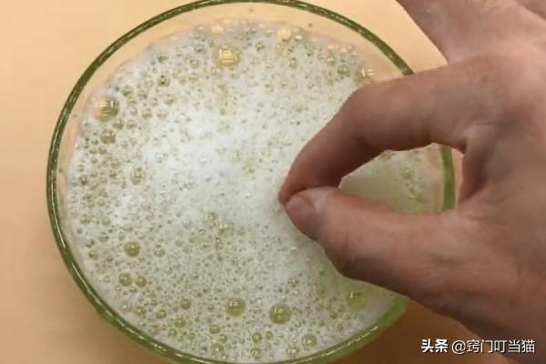 502把两个手指粘在一起了怎么分开,502胶水把两个手指粘一块了怎么办