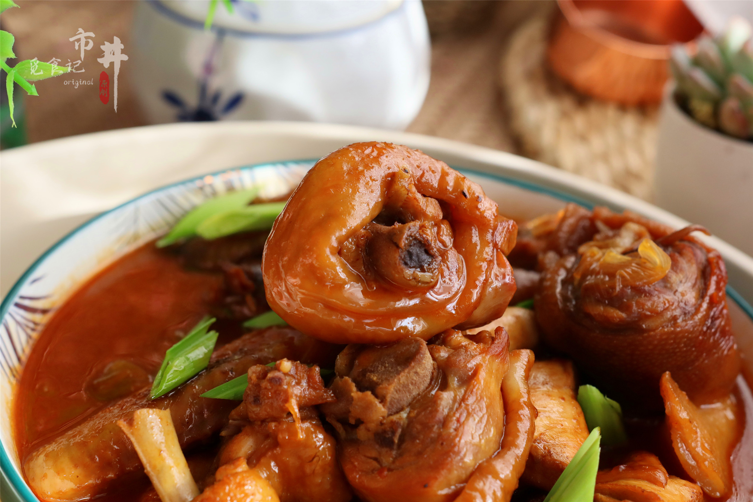 黄焖鸡怎么做汤比较浓鸡肉特别嫩,家常版黄焖鸡做酱和焖是关键