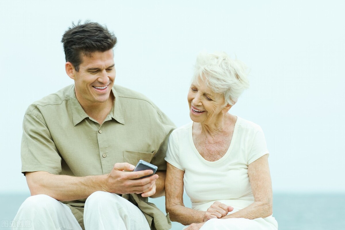 父亲去世母亲愿意自己守着老屋,父亲去世后母亲偏激固执无法沟通