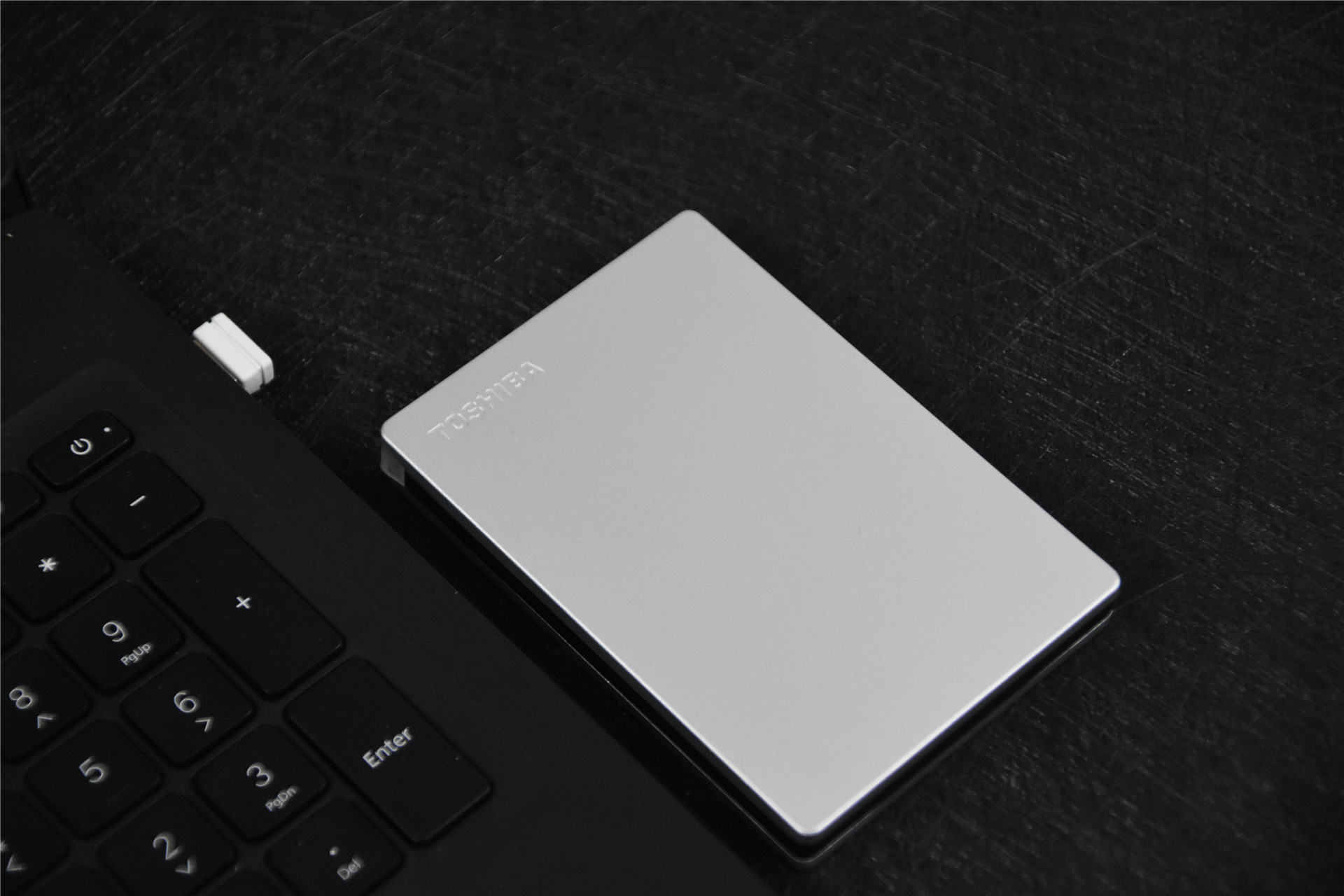 东芝移动硬盘slim2t,东芝移动硬盘slim