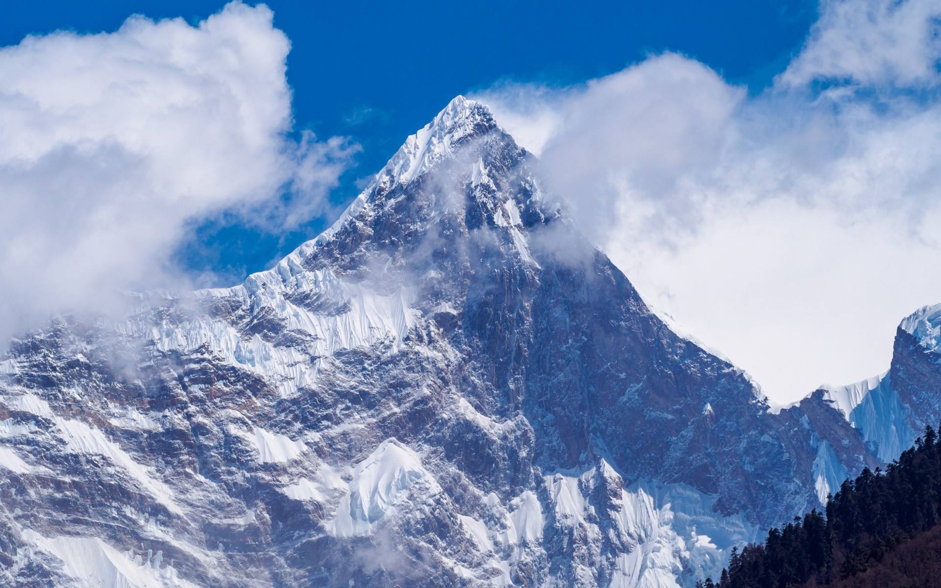 珠穆朗玛峰中国东部最高峰,世界最高峰珠穆朗玛峰被称为什么