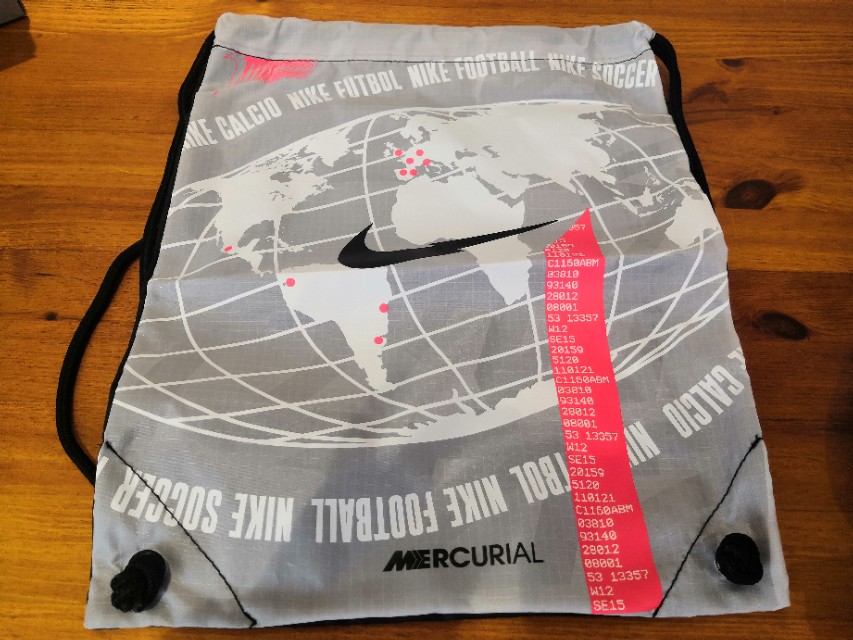 刺客13内马尔彩虹配色,刺客13欧洲杯鞋面裂纹