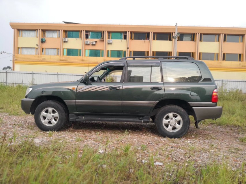 曾经50万的陆巡,曾经的经典越野车