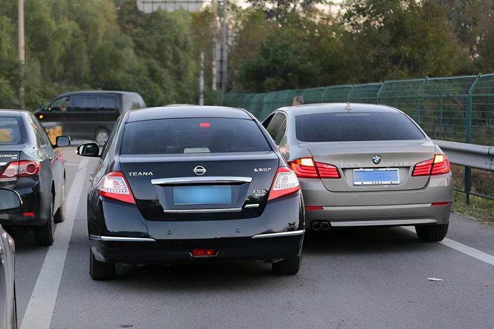 车辆事故处拍照取证了怎么处理,车辆出现刮擦事故处理流程