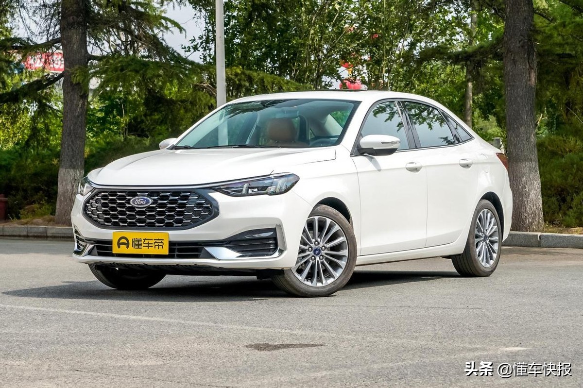 长安福特福睿斯2021钻石版,新款手动福特福睿斯汽车评测