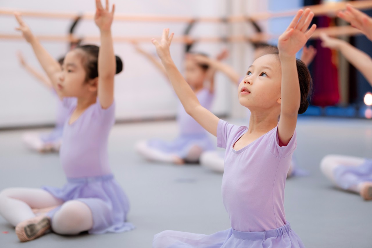 公开课|孩子觉得压腿会疼不愿意练习怎么办？