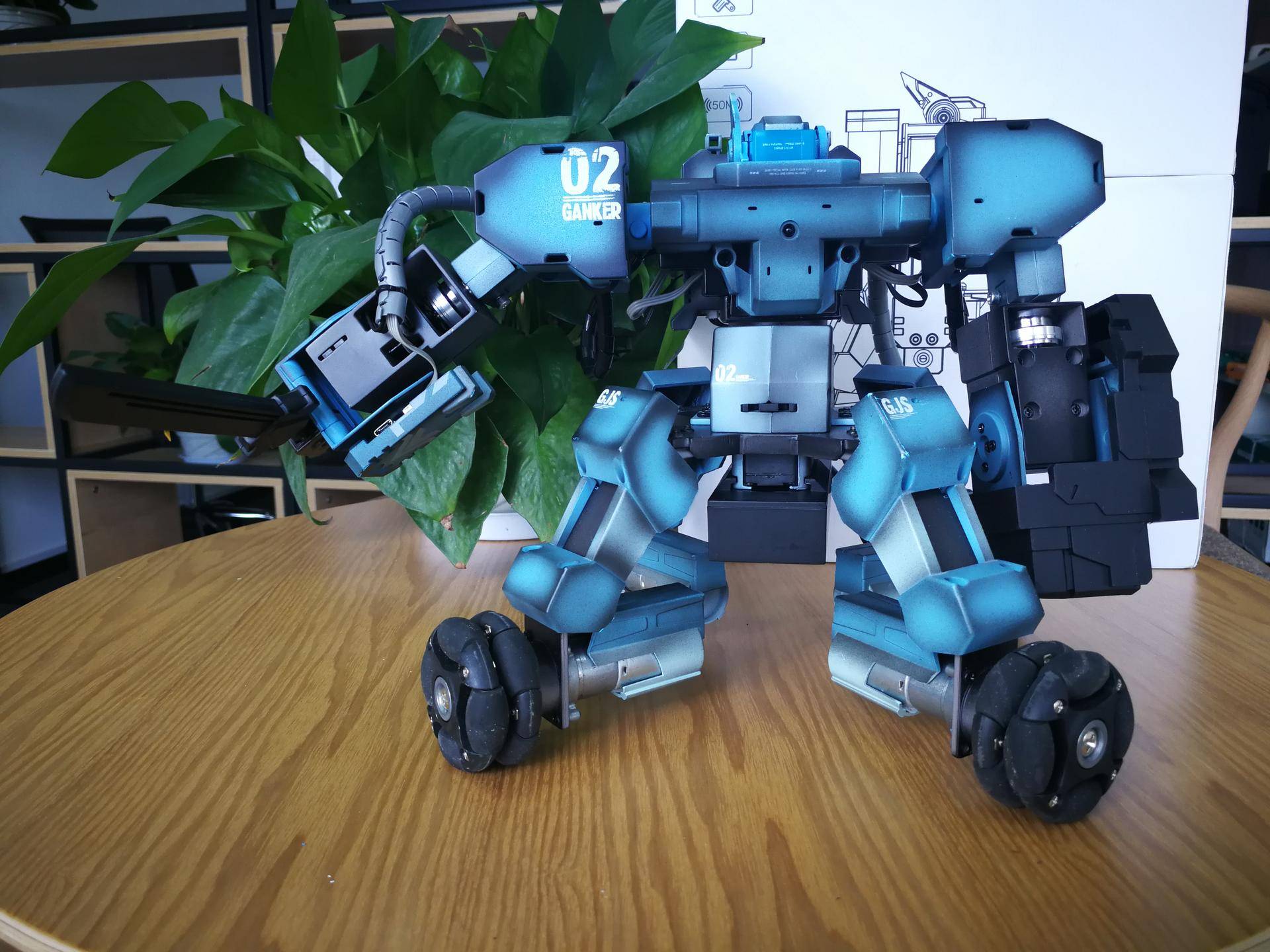 射击、近战、技能……不，这不是电脑游戏，这是Ganker机器人！