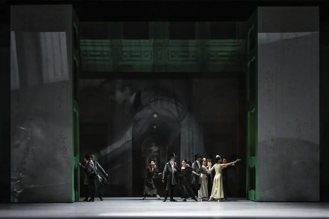 SebastianHannak/震撼心灵的舞台空间美学