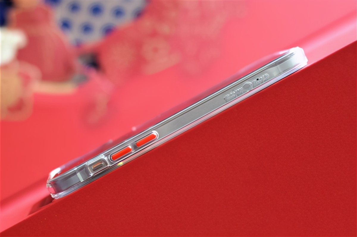 iphone12pro皮革保护套,iphone12或将搭配新保护壳