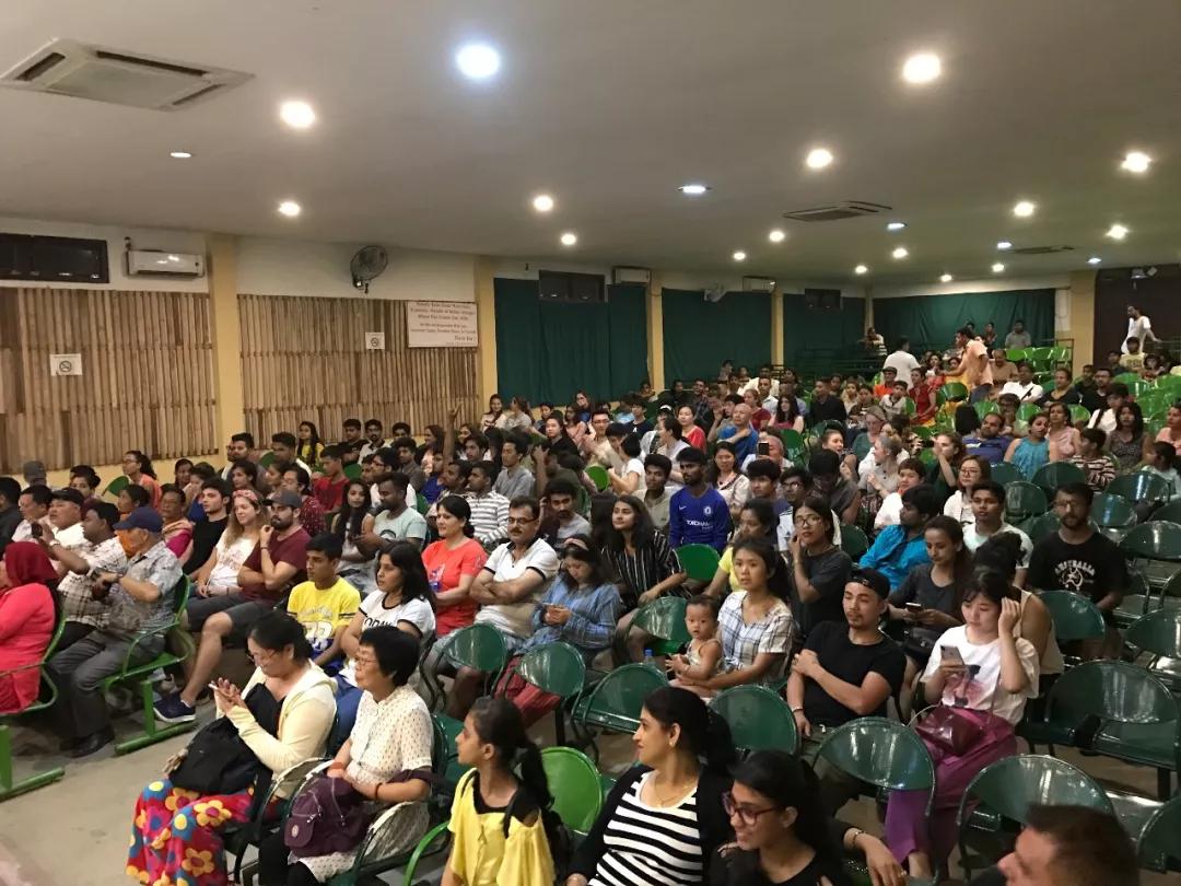 *局骗**和微笑,3000元带你体验双面尼泊尔