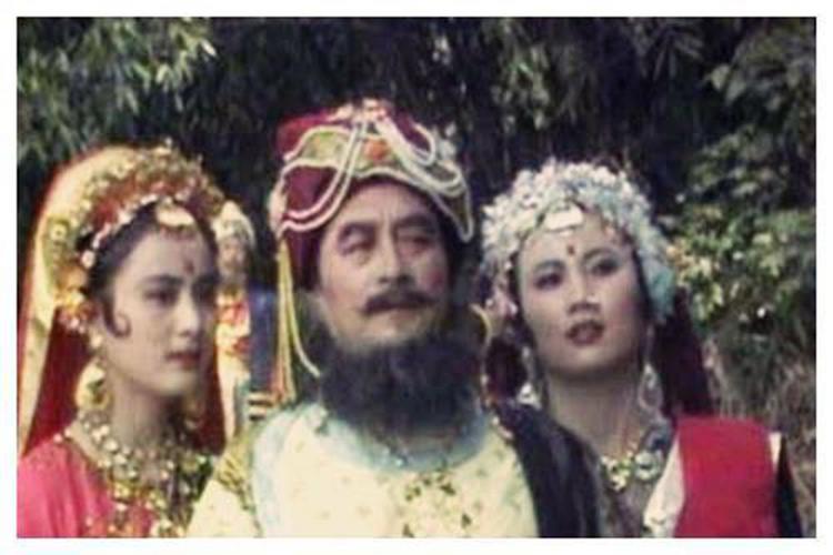 六小龄童结婚32周年晒合照,妻子竟是天竺王后!女儿撞脸关晓彤