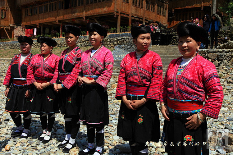 全国第一长发村,天下第一长发村视频