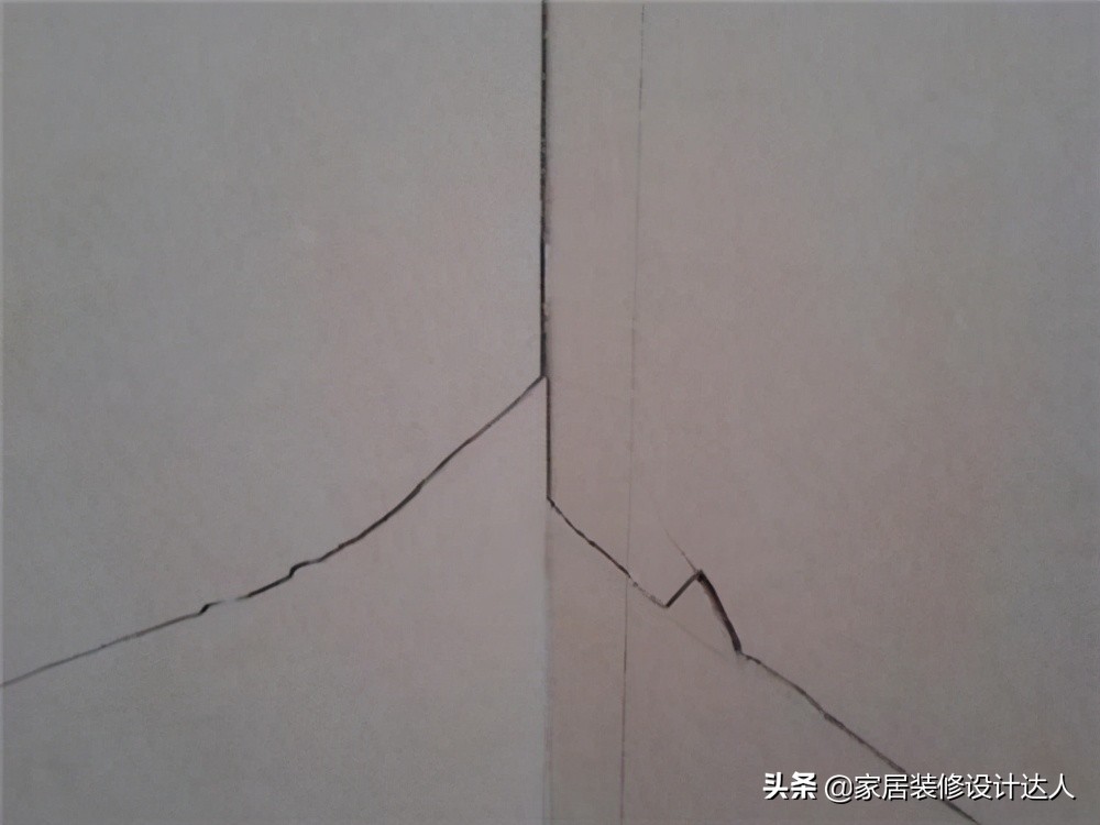 瓷砖怎么撬下来换新砖比较轻松,瓷砖太暗了想砸掉换新的