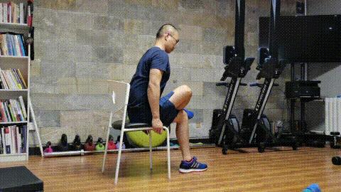 你的坐姿十有八九有问题，肩膀、背部酸痛？教你几招来缓解