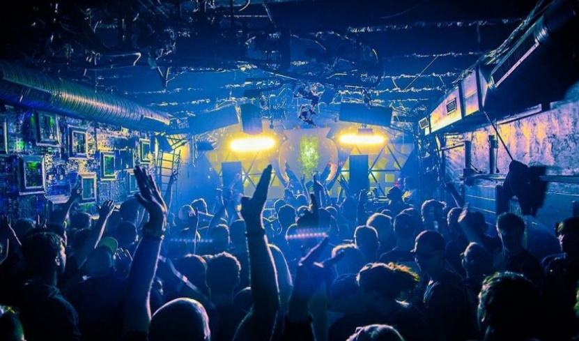 在工体酒吧花最少的钱,在夜店工作心酸