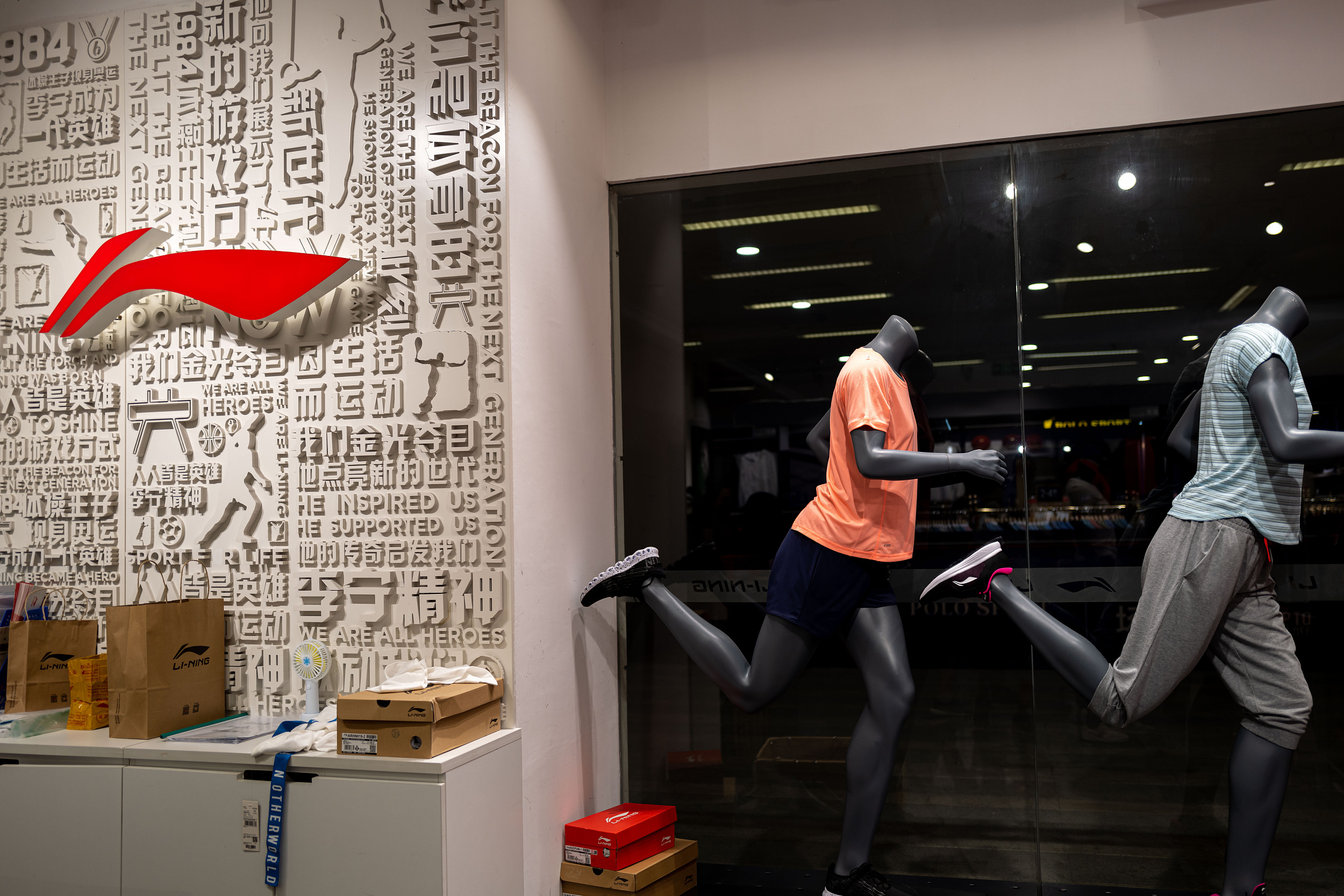 李宁篮球鞋被炒到4万多,李宁被炒到很贵的鞋子