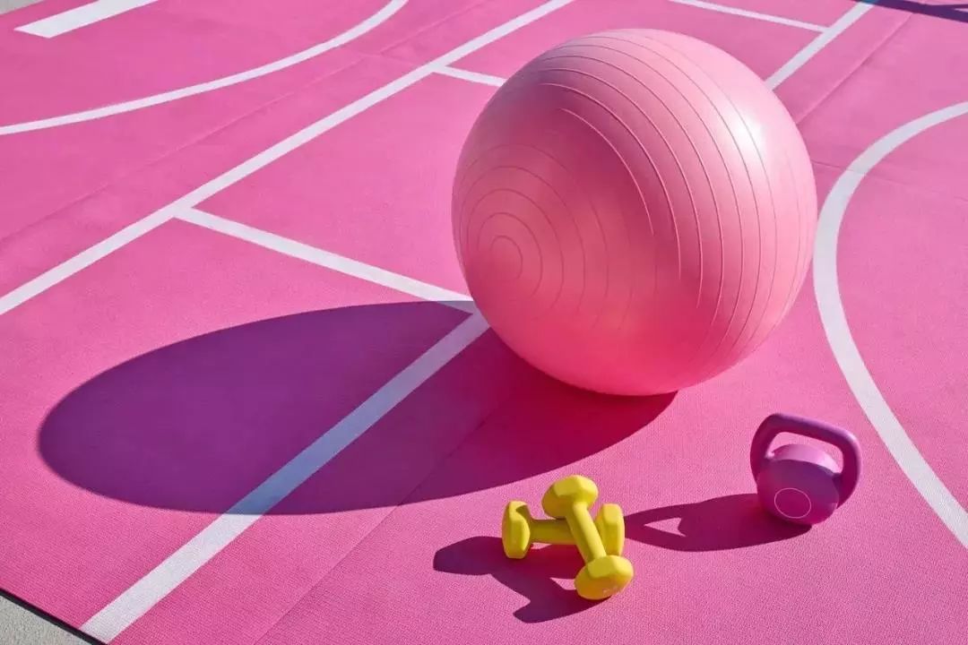 打造一个芭比娃娃梦幻之家,专门为芭比娃娃设计的小房子