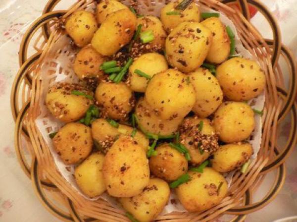 恩施炕洋芋去皮吗,恩施炕土豆的正确方法