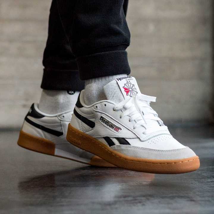 reebok锐步鞋纯黑色,锐步reebok篮球鞋怎么样