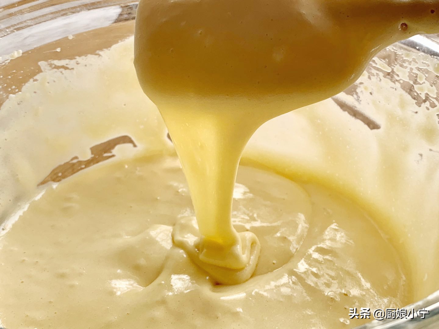 电饭锅蛋糕不塌不回缩的诀窍教程,电饭锅蛋糕蓬松的诀窍