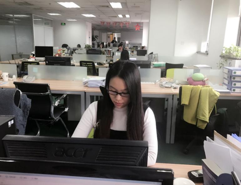 学生刚适应“996”工作制，却又迎来“715”，毕业生叫苦连天