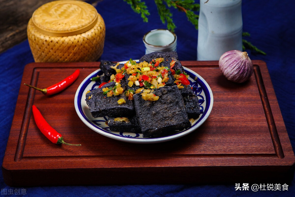 街头小吃超大型的鸡蛋卷你见过吗,全网最接地气的小吃