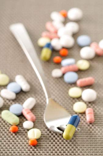 早上起来被自己眼睛吓到,眼周围的脂肪粒会自己消除