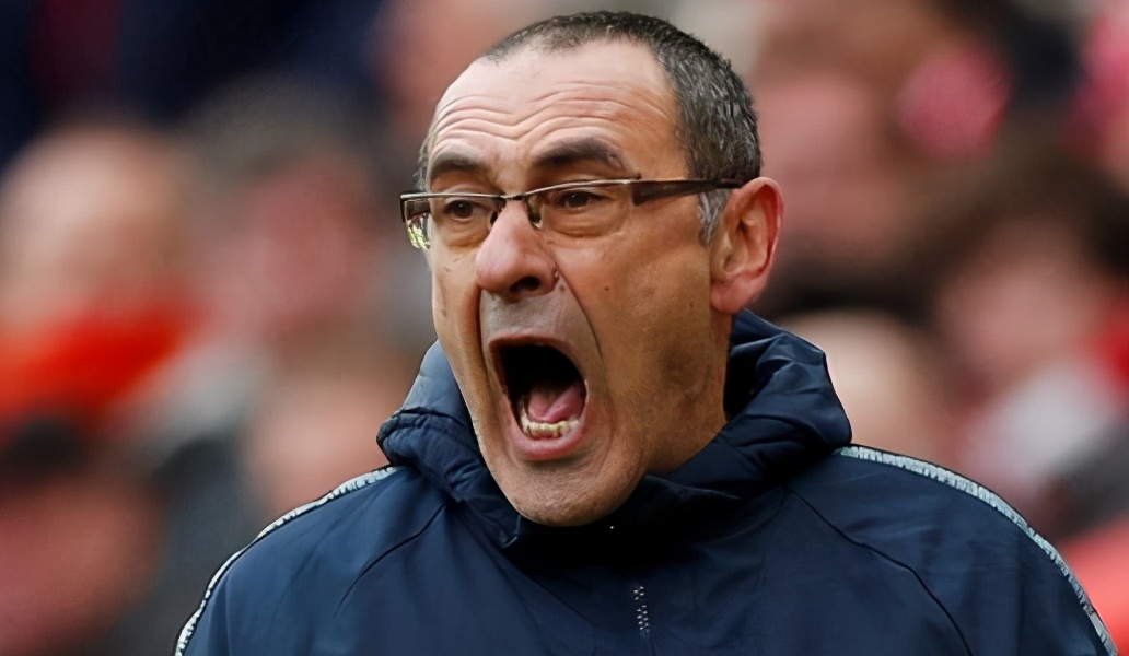 中场能转身，胜利不陌生：现代足球中场如何转身进攻？