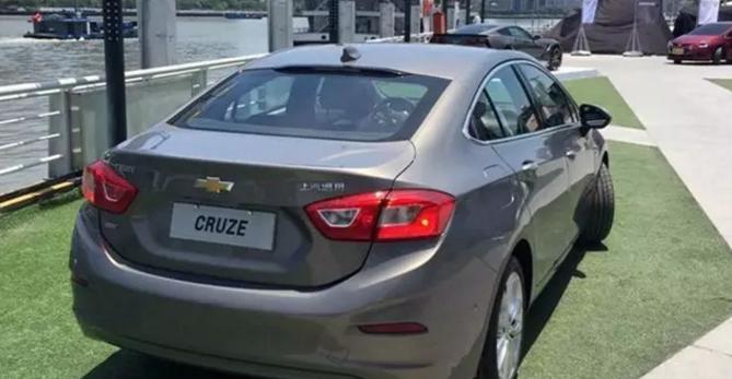 科鲁兹行驶放油门顿挫,科鲁兹的操控表现