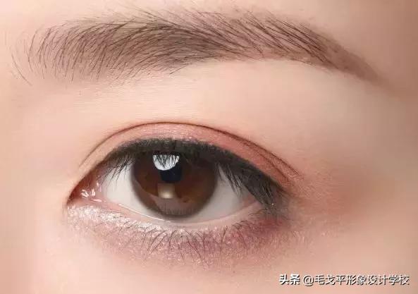 眼线怎么画好看新手最简单的,新手适合画内眼线还是外眼线