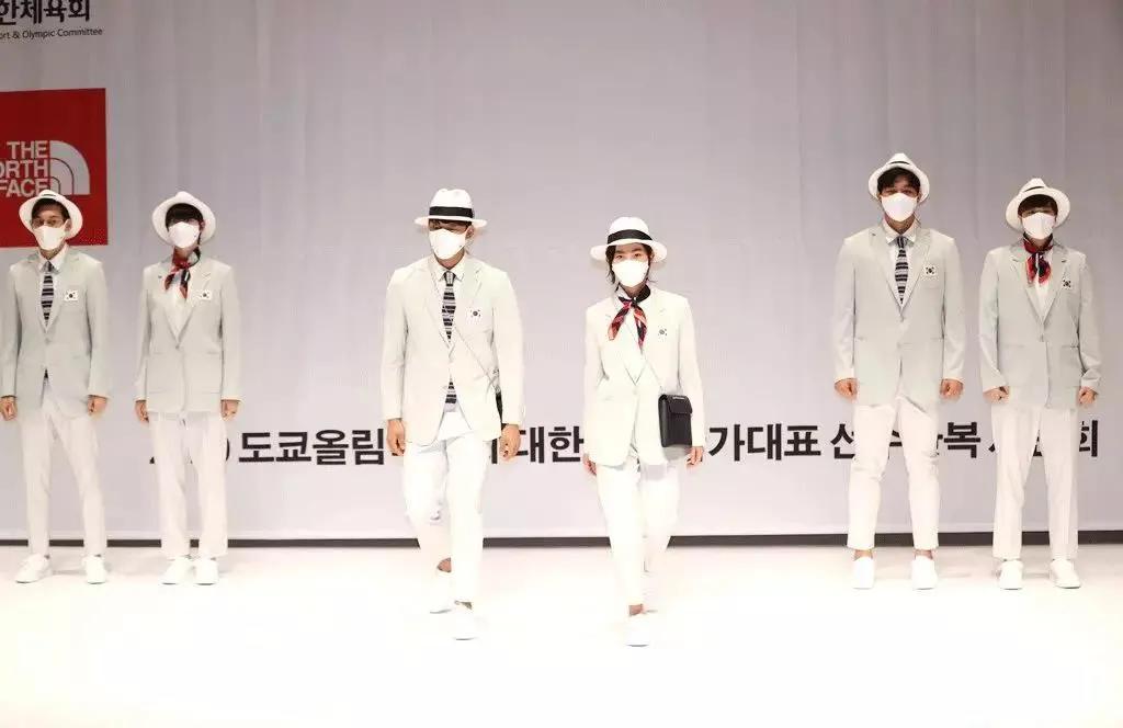 东京奥运会开幕式衣服,东京奥运会开幕式中国出场队服