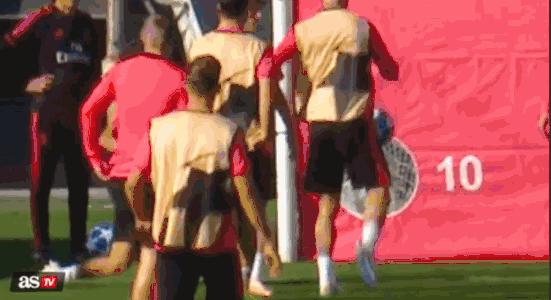 大哥还是球霸？如果伊布是你队友你会不会自闭